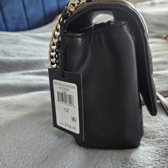dkny black leather crossbody backpack Bryant Top Zip Bag in R12KLC36 – R61EZO33 Dkny Leather cross body bag